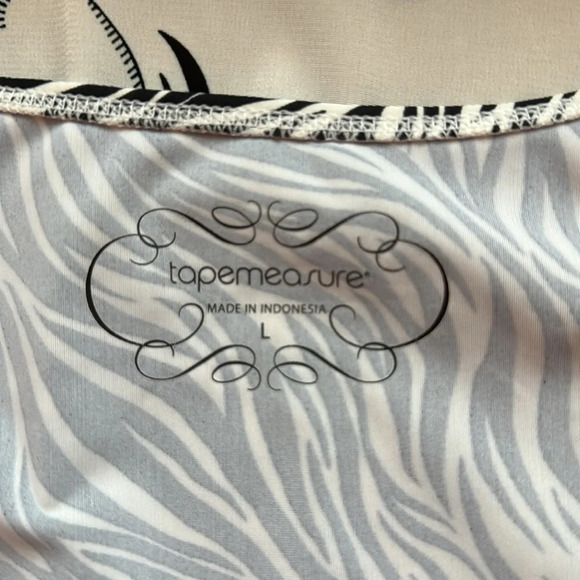 💜 3 piece set! Counterparts Oversized light Tunic & 2 stretchy Tank Tops 💜 - Picture 14 of 15